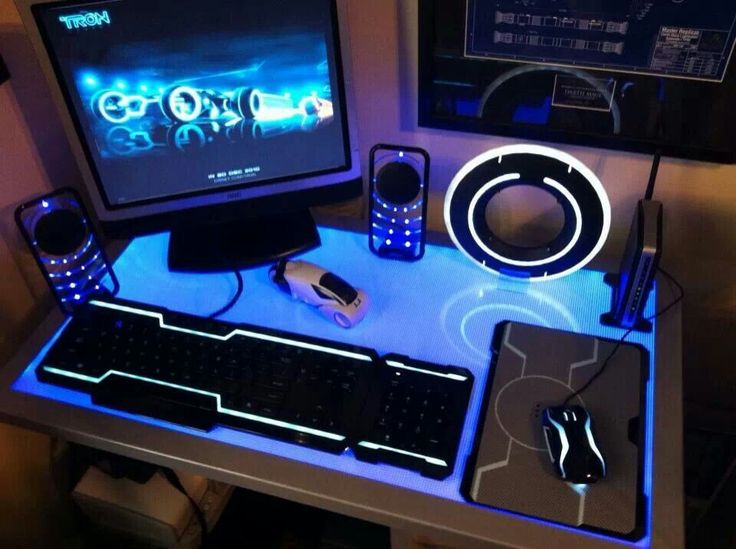 Djoules Tron Desk